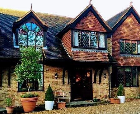 Tudor Place Bed and Breakfast Winnersh Eksteriør billede