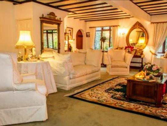 Tudor Place Bed and Breakfast Winnersh Eksteriør billede