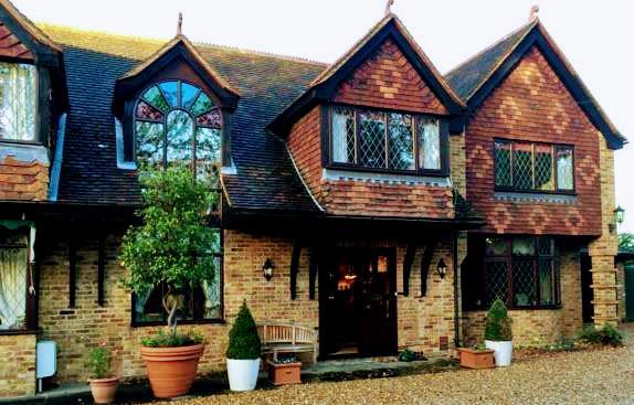 Tudor Place Bed and Breakfast Winnersh Eksteriør billede