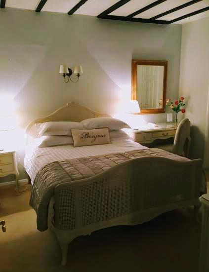 Tudor Place Bed and Breakfast Winnersh Eksteriør billede